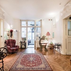 Baroque Hostel&Coworking